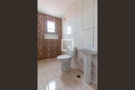 Banheiro de casa para alugar com 2 quartos, 33m² em Jardim Ruth, São Paulo