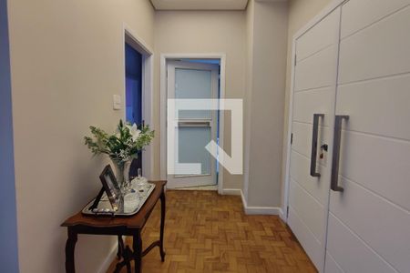 Hall de entrada de apartamento à venda com 3 quartos, 134m² em Centro, Campinas