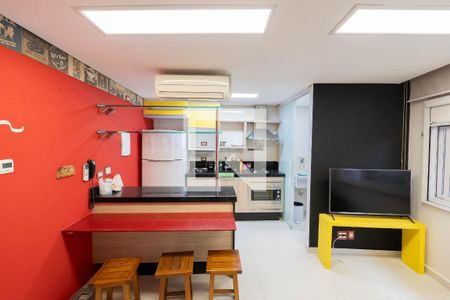 Sala/Cozinha de apartamento para alugar com 1 quarto, 43m² em Consolação, São Paulo