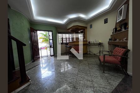 Casa à venda com 352m², 4 quartos e 4 vagasSala