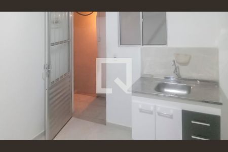 Cozinha de casa para alugar com 1 quarto, 37m² em Jardim Lidia, São Paulo