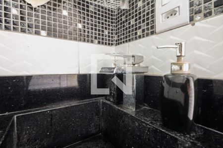 Lavabo  de casa à venda com 3 quartos, 200m² em Parque São Jorge, São Paulo