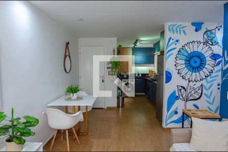 Sala de apartamento para alugar com 2 quartos, 45m² em Recreio dos Bandeirantes, Rio de Janeiro