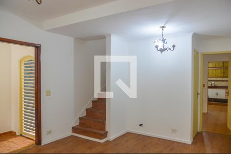 Casa à venda com 200m², 3 quartos e 2 vagasSala