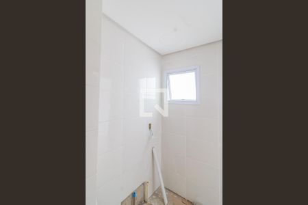 Banheiro de apartamento à venda com 2 quartos, 45m² em Niterói, Canoas