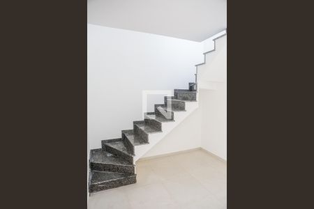 Escada de apartamento à venda com 2 quartos, 86m² em Jardim Alvorada, Santo André