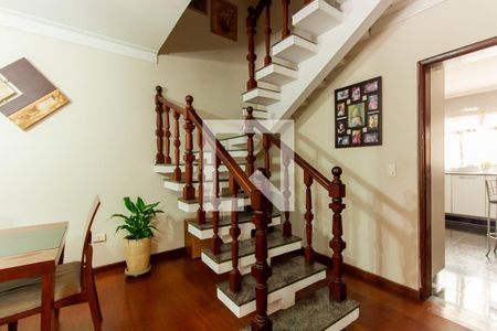 Escada da Sala de casa à venda com 3 quartos, 180m² em Vila Ivone, São Paulo