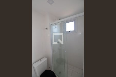 Banheiro de kitnet/studio para alugar com 1 quarto, 25m² em Cidade Satélite Santa Bárbara, São Paulo