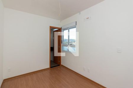 Suite de apartamento à venda com 2 quartos, 80m² em Jardim Carvalho, Porto Alegre
