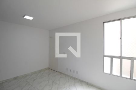 Sala de apartamento para alugar com 2 quartos, 50m² em Serrano, Belo Horizonte