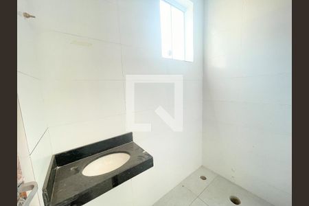 Banheiro de casa à venda com 3 quartos, 106m² em Xangri-la, Contagem