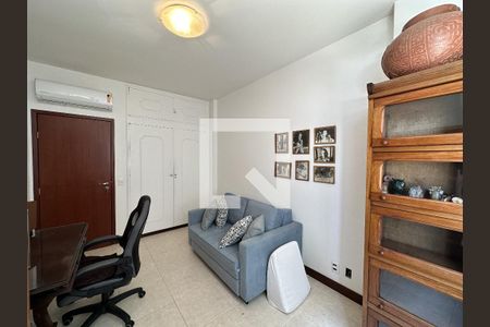 Quarto 01 de apartamento à venda com 2 quartos, 112m² em Copacabana, Rio de Janeiro