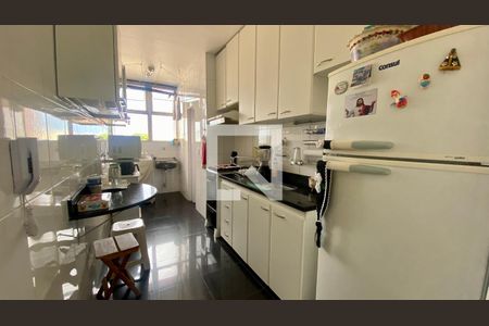 Cozinha de apartamento à venda com 2 quartos, 70m² em Calafate, Belo Horizonte