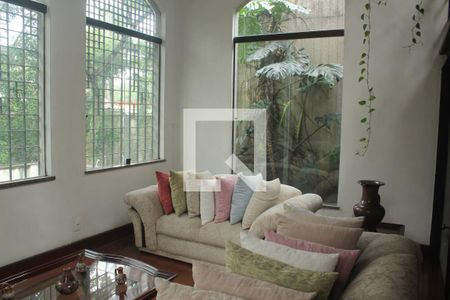 Sala de casa à venda com 4 quartos, 500m² em Jardim Prudência, São Paulo