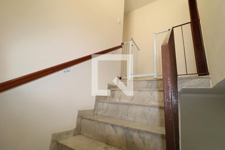 Escada de casa à venda com 3 quartos, 116m² em Vila Mazzei, São Paulo