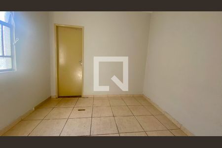 Quarto 1 de casa para alugar com 2 quartos, 60m² em Carlos Prates, Belo Horizonte