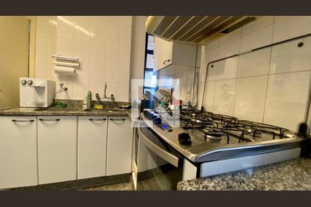 Cozinha de apartamento à venda com 4 quartos, 139m² em Gutierrez, Belo Horizonte