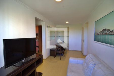 Sala de apartamento para alugar com 3 quartos, 60m² em Paraisópolis, São Paulo