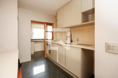 Cozinha de apartamento à venda com 3 quartos, 235m² em Higienópolis, Porto Alegre