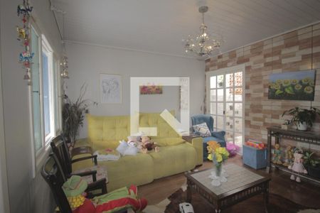 Casa à venda com 3 quartos, 360m² em Rio Branco, Canoas