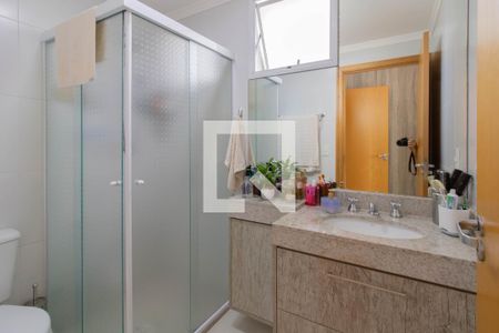 Apartamento à venda com 96m², 2 quartos e 2 vagas Apartamento à venda com 96m², 2 quartos e 2 vagasBanheiro da Suíte