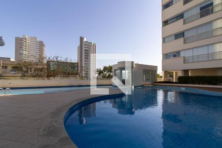 Apartamento à venda com 96m², 2 quartos e 2 vagas Apartamento à venda com 96m², 2 quartos e 2 vagasÁrea Comum - Piscina
