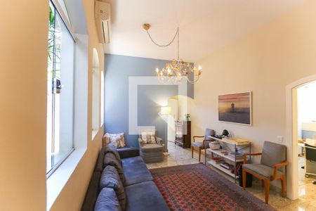 Sala de casa para alugar com 4 quartos, 315m² em Jardim Leonor, São Paulo