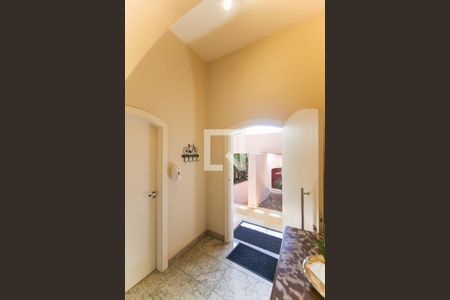 Hall de casa para alugar com 4 quartos, 315m² em Jardim Leonor, São Paulo