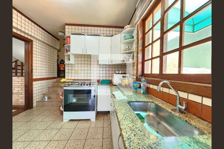 Cozinha de casa de condomínio à venda com 4 quartos, 320m² em Lagoa Santa, Lagoa Santa