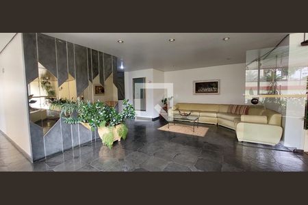 Apartamento à venda com 138m², 2 quartos e 3 vagas Apartamento à venda com 138m², 2 quartos e 3 vagasHall social