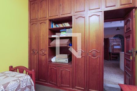 Casa à venda com 293m², 7 quartos e 6 vagas Casa à venda com 293m², 7 quartos e 6 vagasQuarto 3