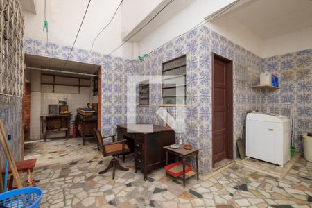 Casa à venda com 293m², 7 quartos e 6 vagas Casa à venda com 293m², 7 quartos e 6 vagasQuintal