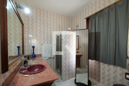 Casa à venda com 293m², 7 quartos e 6 vagas Casa à venda com 293m², 7 quartos e 6 vagasBanheiro da Suíte 2