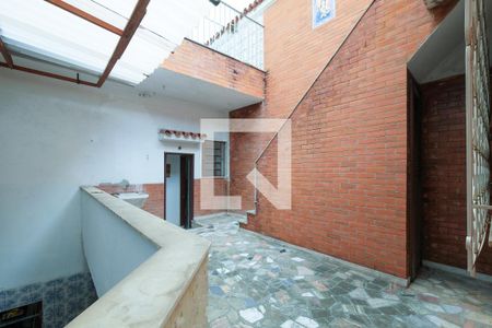 Casa à venda com 293m², 7 quartos e 6 vagas Casa à venda com 293m², 7 quartos e 6 vagasVaranda