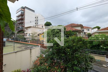 Casa à venda com 293m², 7 quartos e 6 vagas Casa à venda com 293m², 7 quartos e 6 vagasVista da Sacada
