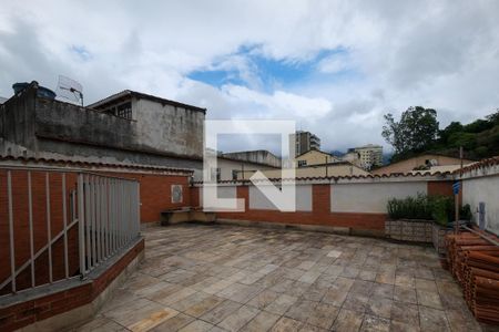 Casa à venda com 293m², 7 quartos e 6 vagas Casa à venda com 293m², 7 quartos e 6 vagasPiscina