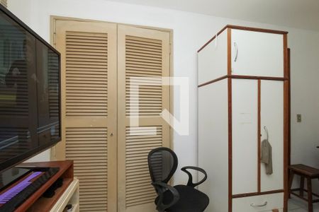 Casa à venda com 293m², 7 quartos e 6 vagas Casa à venda com 293m², 7 quartos e 6 vagasQuarto 1