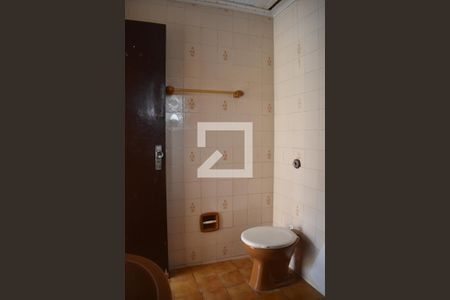 Banheiro da suíte de casa para alugar com 2 quartos, 62m² em Uberaba, Curitiba