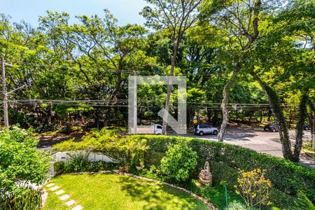 Casa à venda com 510m², 4 quartos e 4 vagas Casa à venda com 510m², 4 quartos e 4 vagasVaranda