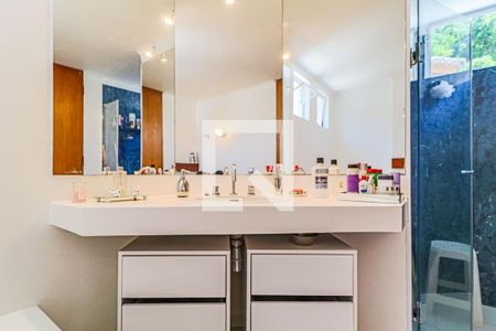 Casa à venda com 510m², 4 quartos e 4 vagas Casa à venda com 510m², 4 quartos e 4 vagasBanheiro 02