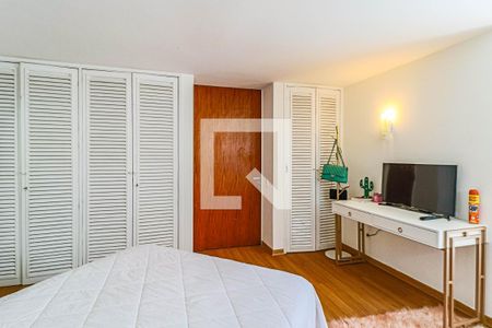 Casa à venda com 510m², 4 quartos e 4 vagas Casa à venda com 510m², 4 quartos e 4 vagasQuarto 01