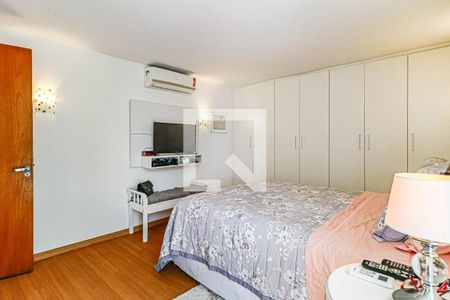 Casa à venda com 510m², 4 quartos e 4 vagas Casa à venda com 510m², 4 quartos e 4 vagasQuarto 04