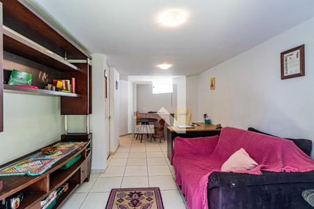 Casa à venda com 510m², 4 quartos e 4 vagas Casa à venda com 510m², 4 quartos e 4 vagasEscritório 02