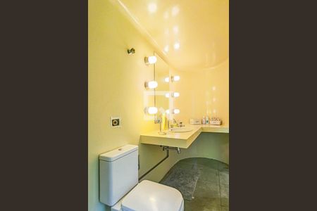 Casa à venda com 510m², 4 quartos e 4 vagas Casa à venda com 510m², 4 quartos e 4 vagasLavabo