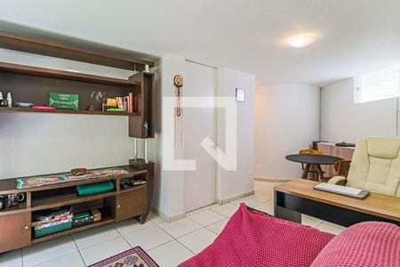 Casa à venda com 510m², 4 quartos e 4 vagas Casa à venda com 510m², 4 quartos e 4 vagasEscritório 02