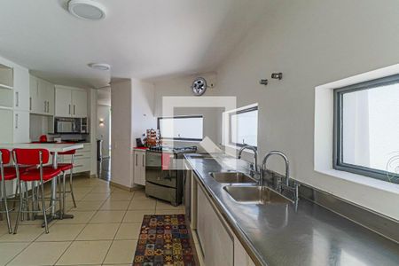 Casa à venda com 510m², 4 quartos e 4 vagas Casa à venda com 510m², 4 quartos e 4 vagasCozinha