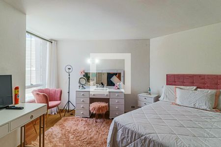 Casa à venda com 510m², 4 quartos e 4 vagas Casa à venda com 510m², 4 quartos e 4 vagasQuarto 01