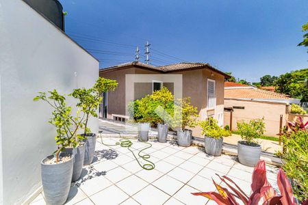 Casa à venda com 510m², 4 quartos e 4 vagas Casa à venda com 510m², 4 quartos e 4 vagasVaranda