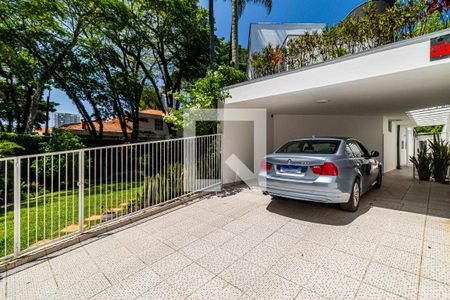 Casa à venda com 510m², 4 quartos e 4 vagas Casa à venda com 510m², 4 quartos e 4 vagasGaragem
