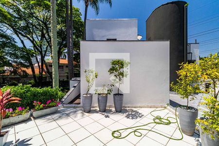 Casa à venda com 510m², 4 quartos e 4 vagas Casa à venda com 510m², 4 quartos e 4 vagasVaranda